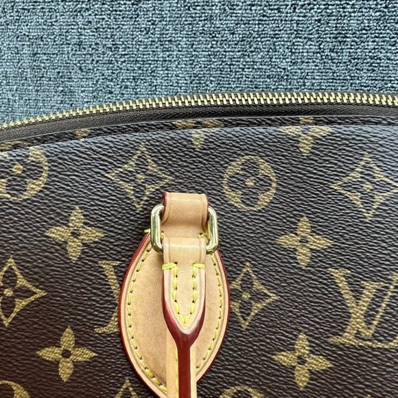 Louis Vuitton Leather Shoulder Bag 1390-041525 - Picture 9 of 16